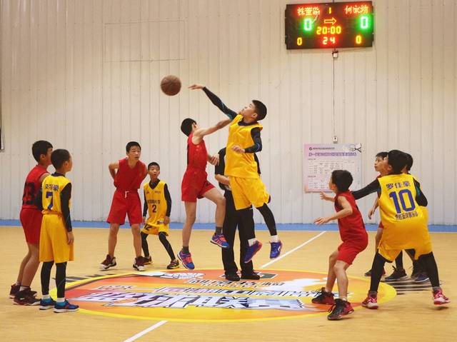 尼克斯VS马刺直播_尼克斯VS马刺直播免费观看_来出汗篮球直播